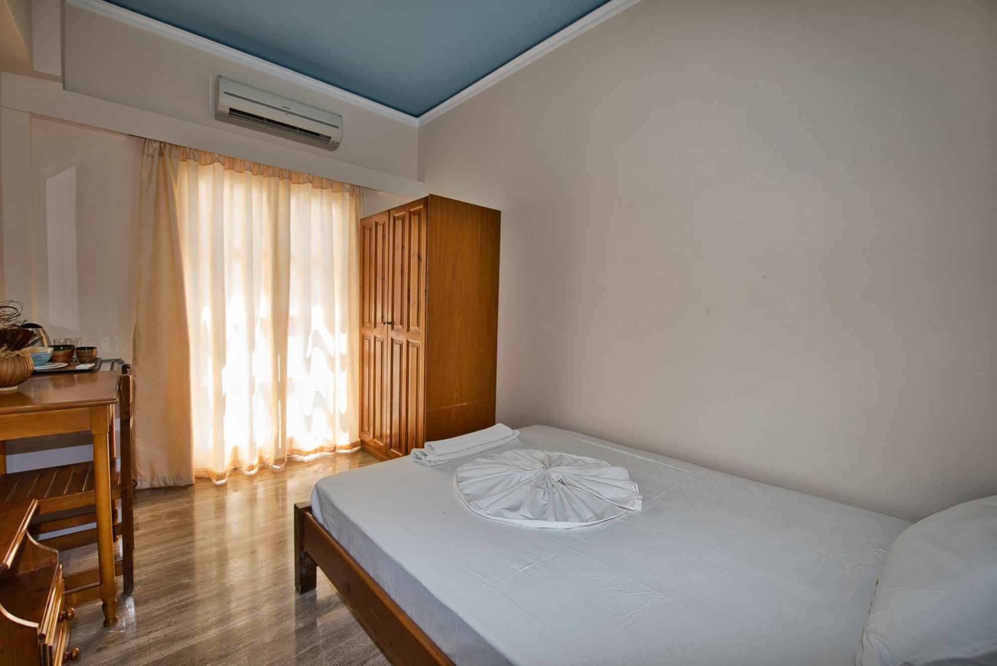 Villa Nikos Karamolegkos Kamari Екстер'єр фото
