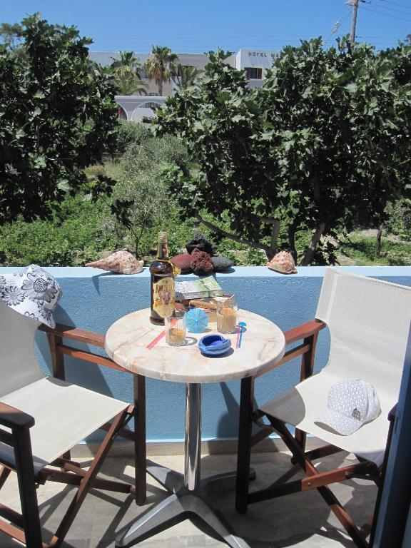Villa Nikos Karamolegkos Kamari Екстер'єр фото