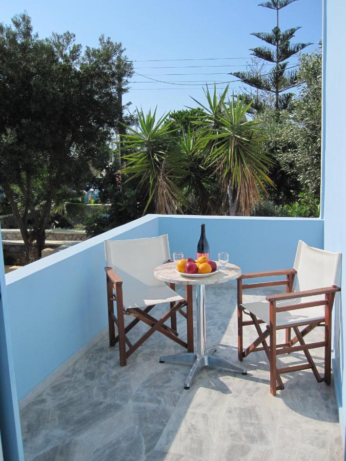 Villa Nikos Karamolegkos Kamari Номер фото